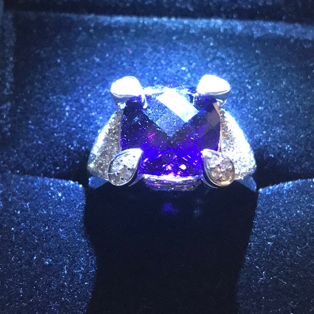 14 K White Gold Amethyst And Diamond Ring 14 K White Gold Amethyst And Diamond Ring